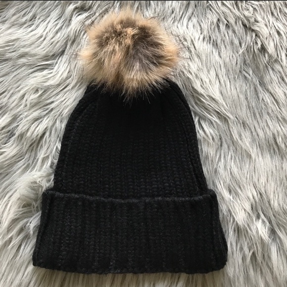 KNIT BEANIE With Brown Faux Fur Pom Pom - Picture 4 of 8